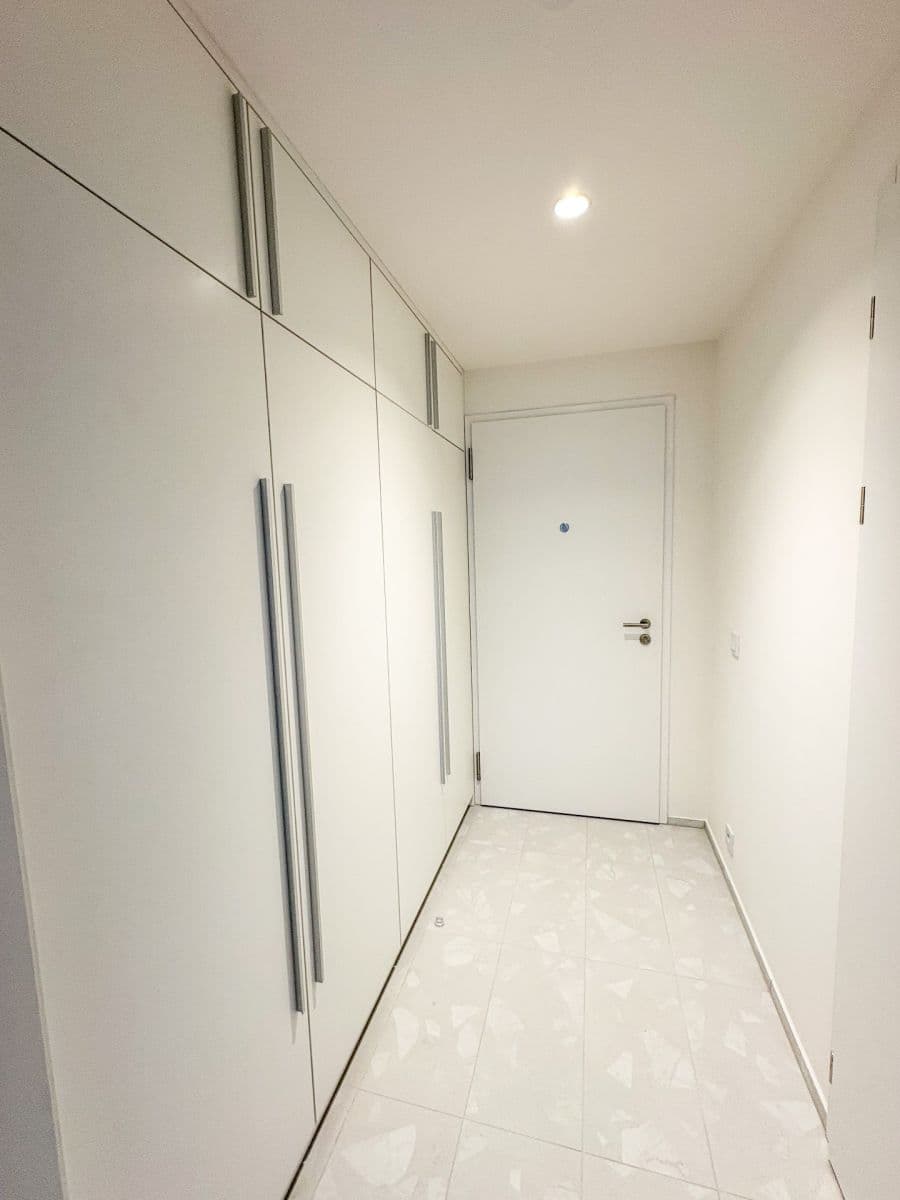 Pronájem bytu 1+kk 29 m², U Komína, Praha, Praha Pronájem bytu 1+kk 29 m², U Komína, Praha, Praha