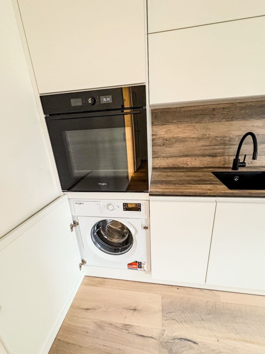 Pronájem bytu 1+kk 29 m², U Komína, Praha, Praha Pronájem bytu 1+kk 29 m², U Komína, Praha, Praha