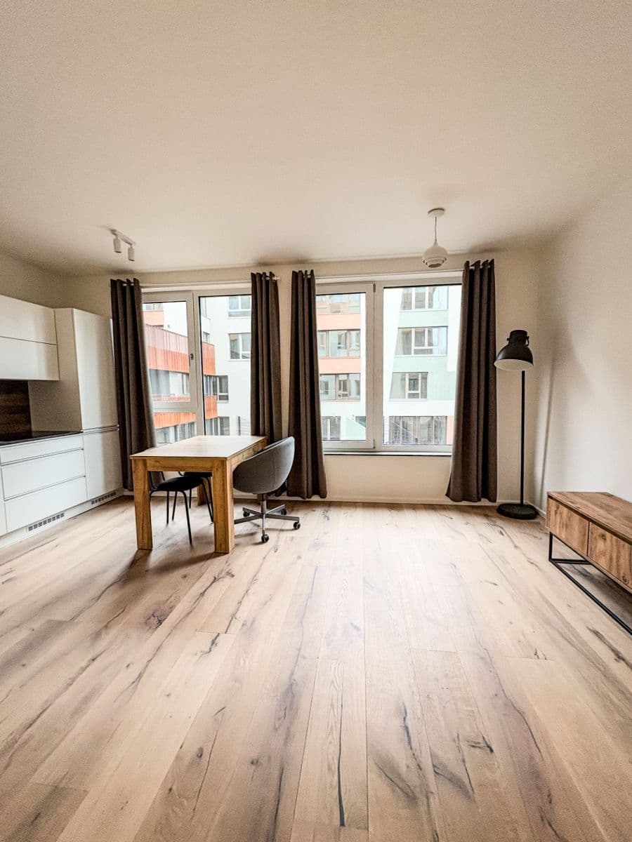 Pronájem bytu 1+kk 29 m², U Komína, Praha, Praha Pronájem bytu 1+kk 29 m², U Komína, Praha, Praha
