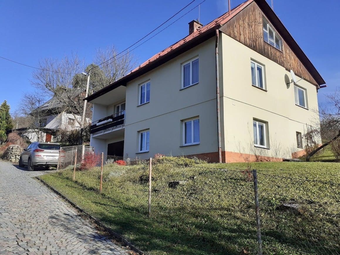 Prodej domu 146 m², pozemek 1.816 m², Hanžlov I, Vsetín, Zlínský kraj Prodej domu 146 m², pozemek 1.816 m², Hanžlov I, Vsetín, Zlínský kraj