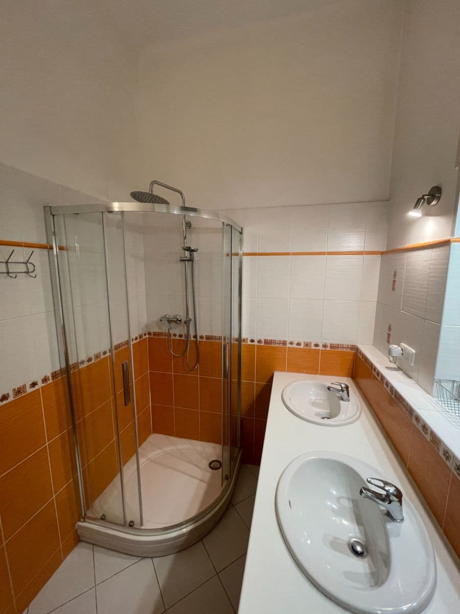 Pronájem bytu 2+1 83 m², Drahobejlova, Praha, Praha Pronájem bytu 2+1 83 m², Drahobejlova, Praha, Praha