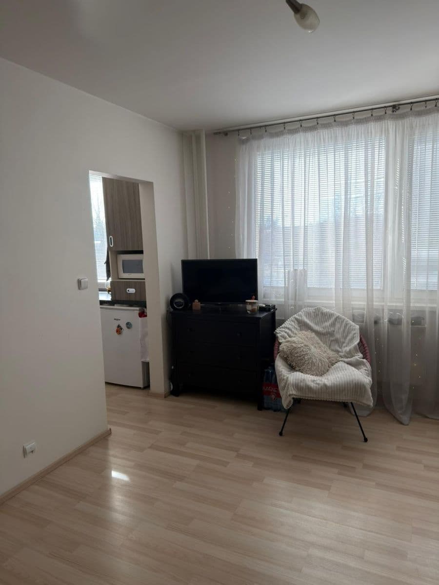 Pronájem bytu 1+1 27 m², Kahovská, Praha, Praha Pronájem bytu 1+1 27 m², Kahovská, Praha, Praha