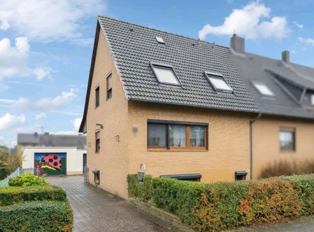 Prodej domu 100 m², pozemek 416 m², Knappenweg 35A, Lehrte, Dolní Sasko Prodej domu 100 m², pozemek 416 m², Knappenweg 35A, Lehrte, Dolní Sasko