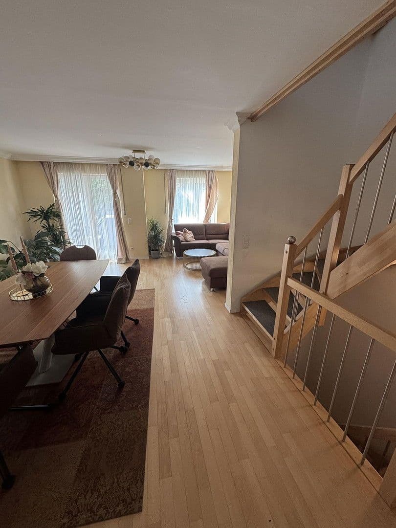 Prodej domu 122 m², pozemek 122 m², Olching, Bavorsko Prodej domu 122 m², pozemek 122 m², Olching, Bavorsko