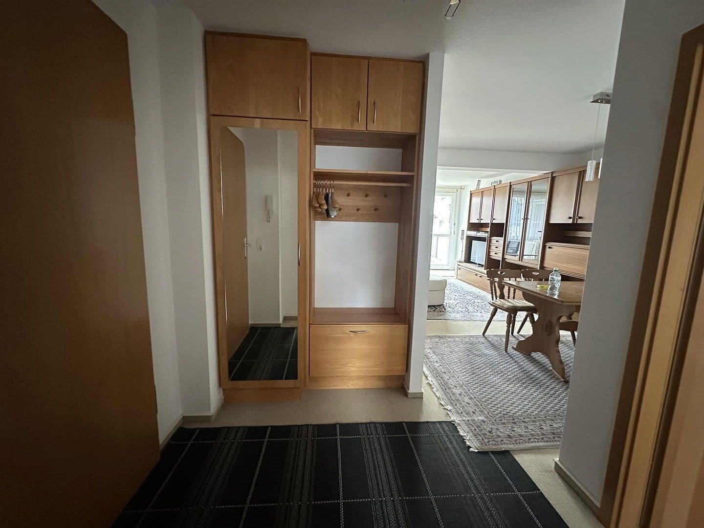 Pronájem bytu 3+1 72 m², Graugansstraße 34, Stuttgart, Bádensko-Württembersko Pronájem bytu 3+1 72 m², Graugansstraße 34, Stuttgart, Bádensko-Württembersko