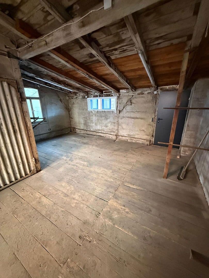 Pronájem nebytového prostoru 35 m², Hindelangerstraße, Stuttgar, Untertürkheim, Bádensko-Württembersko Pronájem nebytového prostoru 35 m², Hindelangerstraße, Stuttgar, Untertürkheim, Bádensko-Württembersko