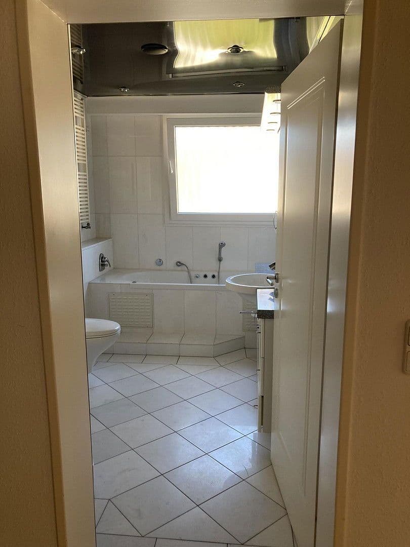 Pronájem bytu 4+1 109 m², Waldstraße 3, Kenn, Porýní-Falc Pronájem bytu 4+1 109 m², Waldstraße 3, Kenn, Porýní-Falc