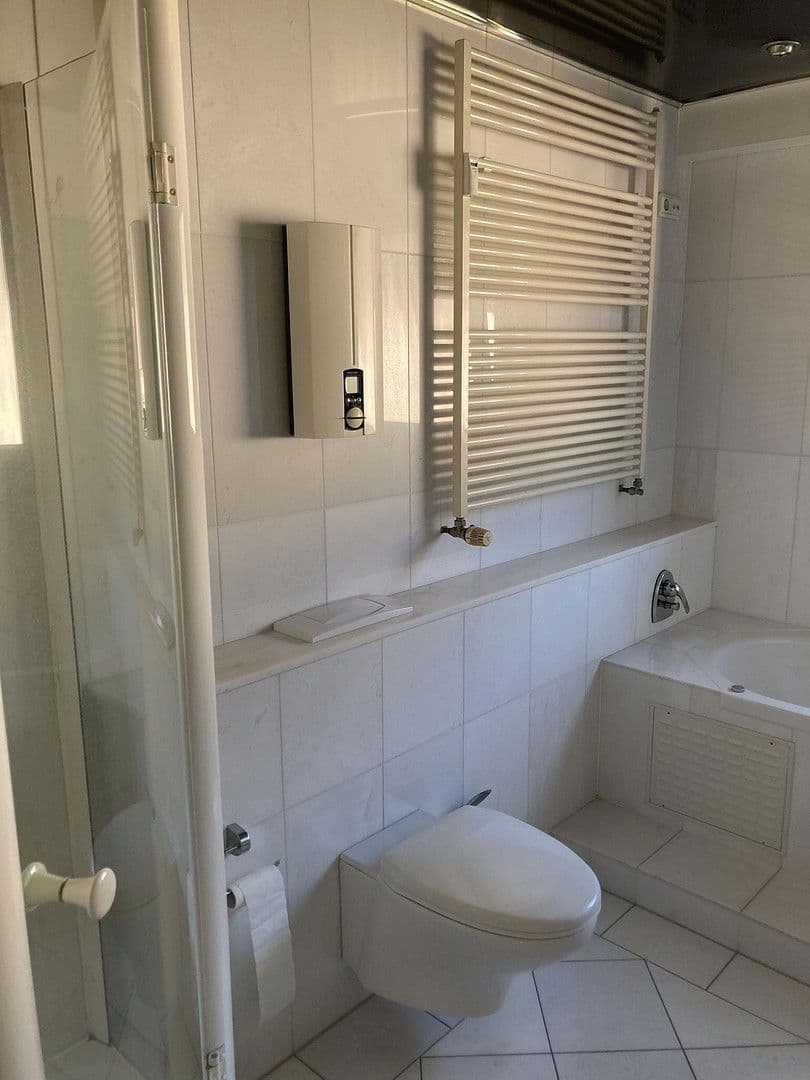 Pronájem bytu 4+1 109 m², Waldstraße 3, Kenn, Porýní-Falc Pronájem bytu 4+1 109 m², Waldstraße 3, Kenn, Porýní-Falc