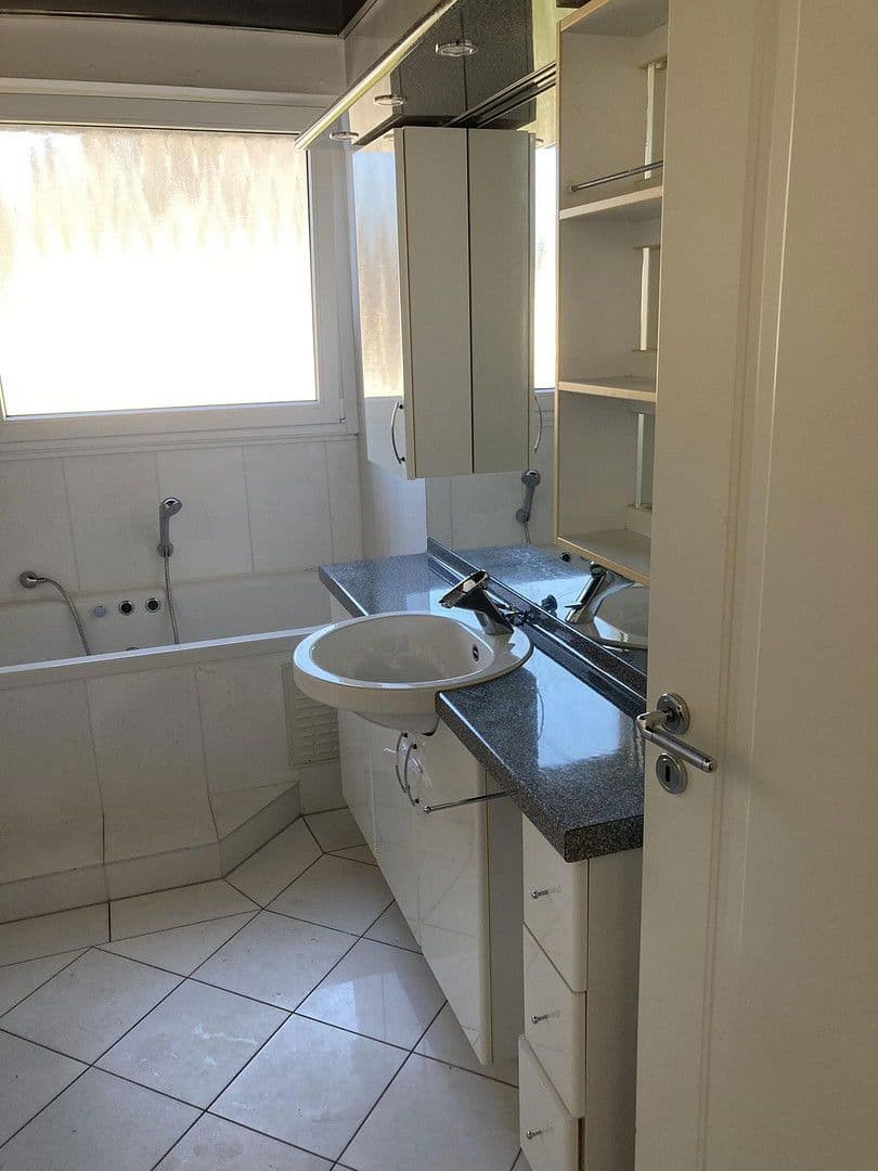 Pronájem bytu 4+1 109 m², Waldstraße 3, Kenn, Porýní-Falc Pronájem bytu 4+1 109 m², Waldstraße 3, Kenn, Porýní-Falc