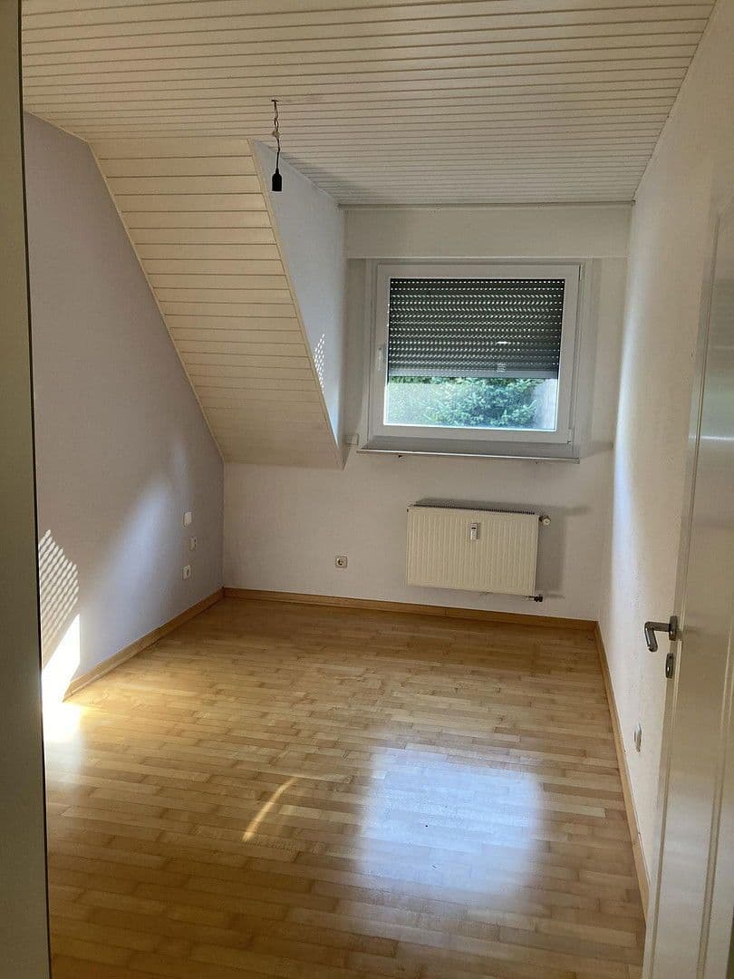 Pronájem bytu 4+1 109 m², Waldstraße 3, Kenn, Porýní-Falc Pronájem bytu 4+1 109 m², Waldstraße 3, Kenn, Porýní-Falc