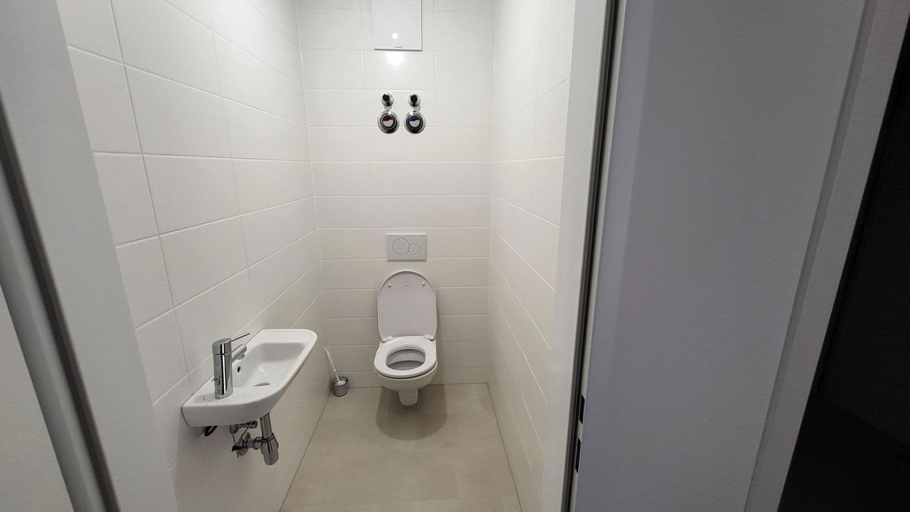 Pronájem bytu 2+1 45 m², Am Kanal 111/2/9, Wien, Wien Pronájem bytu 2+1 45 m², Am Kanal 111/2/9, Wien, Wien