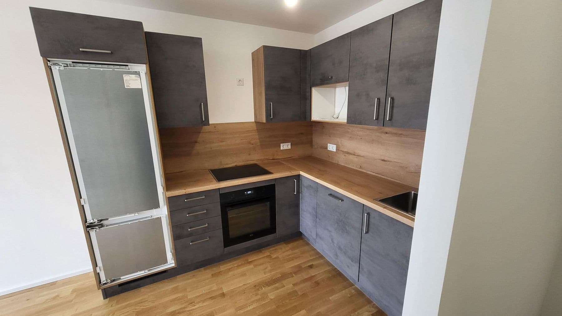 Pronájem bytu 2+1 45 m², Am Kanal 111/2/9, Wien, Wien Pronájem bytu 2+1 45 m², Am Kanal 111/2/9, Wien, Wien