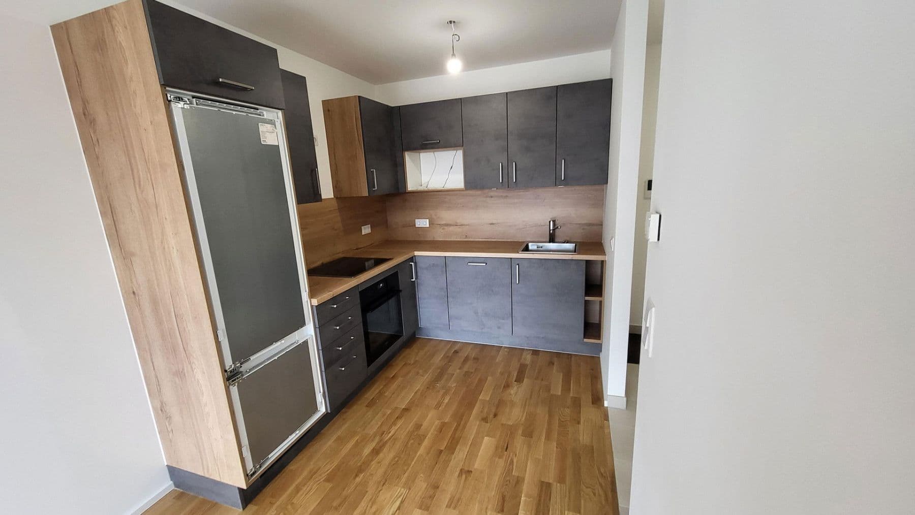 Pronájem bytu 2+1 45 m², Am Kanal 111/2/9, Wien, Wien Pronájem bytu 2+1 45 m², Am Kanal 111/2/9, Wien, Wien