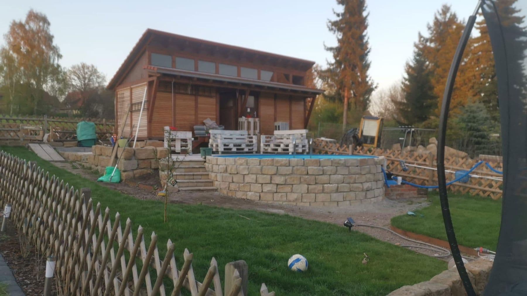 Pronájem domu 195 m², pozemek 400 m², Meiereiweg 25, Pirna, Sasko Pronájem domu 195 m², pozemek 400 m², Meiereiweg 25, Pirna, Sasko