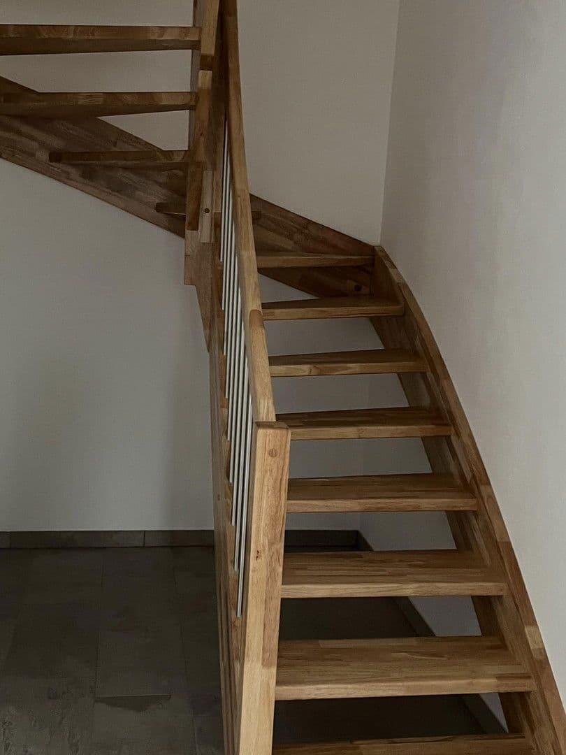 Pronájem domu 195 m², pozemek 400 m², Meiereiweg 25, Pirna, Sasko Pronájem domu 195 m², pozemek 400 m², Meiereiweg 25, Pirna, Sasko