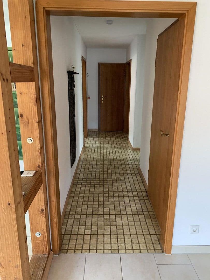 Prodej domu 236 m², pozemek 692 m², Hirschenweg 14, Buchenbach, Bádensko-Württembersko Prodej domu 236 m², pozemek 692 m², Hirschenweg 14, Buchenbach, Bádensko-Württembersko