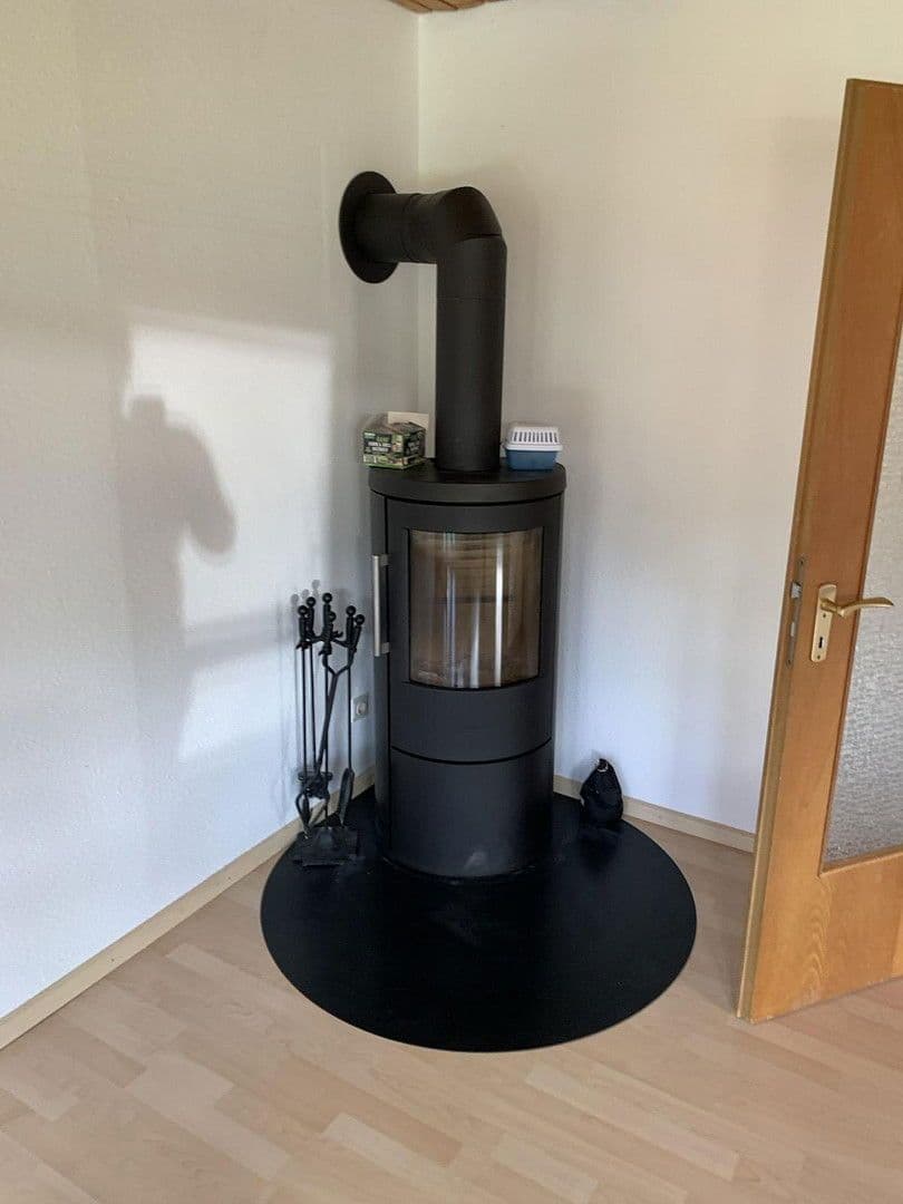 Prodej domu 236 m², pozemek 692 m², Hirschenweg 14, Buchenbach, Bádensko-Württembersko Prodej domu 236 m², pozemek 692 m², Hirschenweg 14, Buchenbach, Bádensko-Württembersko