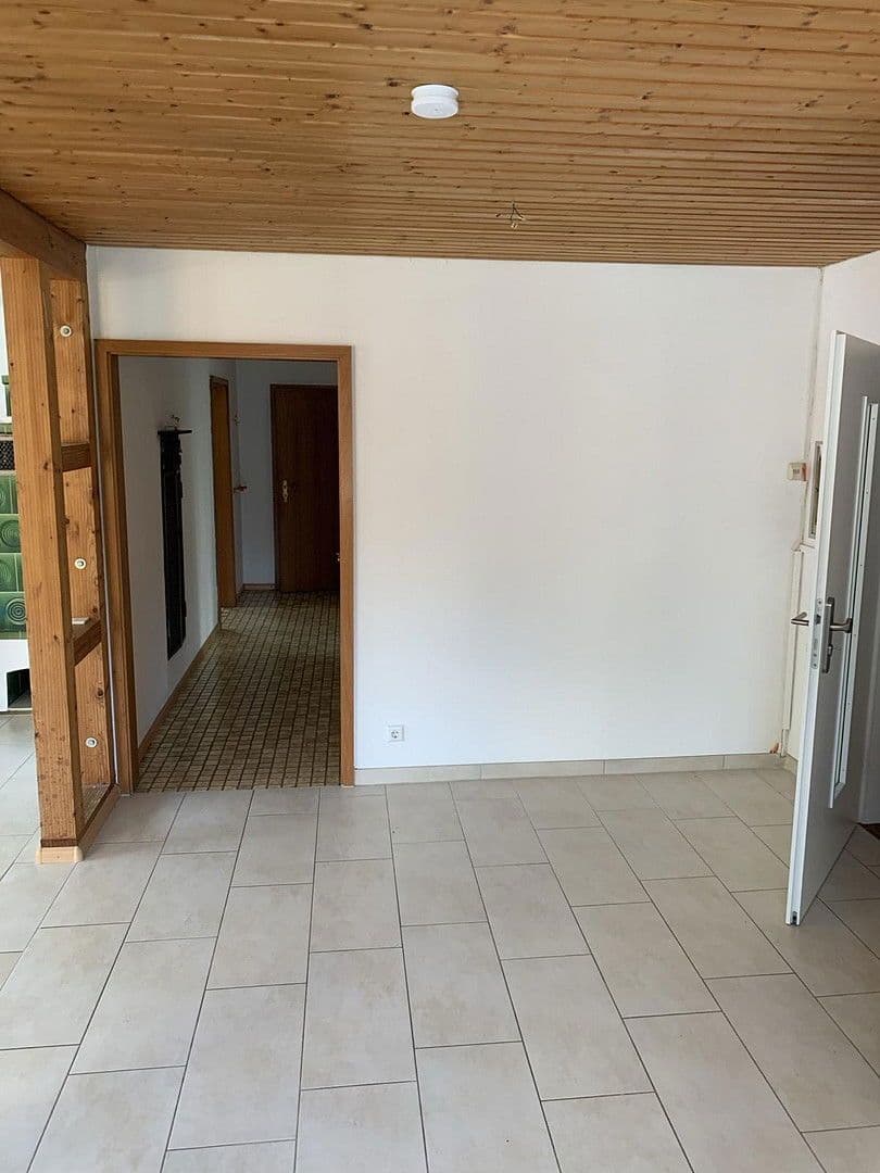 Prodej domu 236 m², pozemek 692 m², Hirschenweg 14, Buchenbach, Bádensko-Württembersko Prodej domu 236 m², pozemek 692 m², Hirschenweg 14, Buchenbach, Bádensko-Württembersko