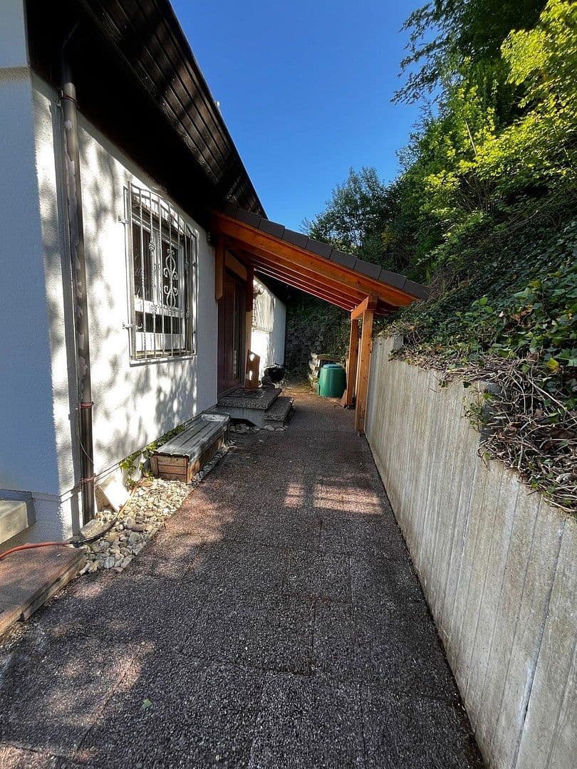 Prodej domu 236 m², pozemek 692 m², Hirschenweg 14, Buchenbach, Bádensko-Württembersko Prodej domu 236 m², pozemek 692 m², Hirschenweg 14, Buchenbach, Bádensko-Württembersko