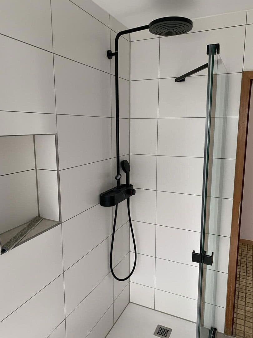 Prodej domu 236 m², pozemek 692 m², Hirschenweg 14, Buchenbach, Bádensko-Württembersko Prodej domu 236 m², pozemek 692 m², Hirschenweg 14, Buchenbach, Bádensko-Württembersko