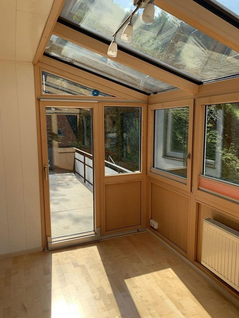 Prodej domu 236 m², pozemek 692 m², Hirschenweg 14, Buchenbach, Bádensko-Württembersko Prodej domu 236 m², pozemek 692 m², Hirschenweg 14, Buchenbach, Bádensko-Württembersko