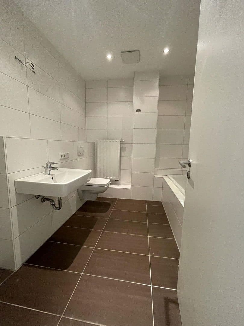 Pronájem bytu 4+1 122 m², Siegfriedstrasse 28B, Worms, Porýní-Falc Pronájem bytu 4+1 122 m², Siegfriedstrasse 28B, Worms, Porýní-Falc