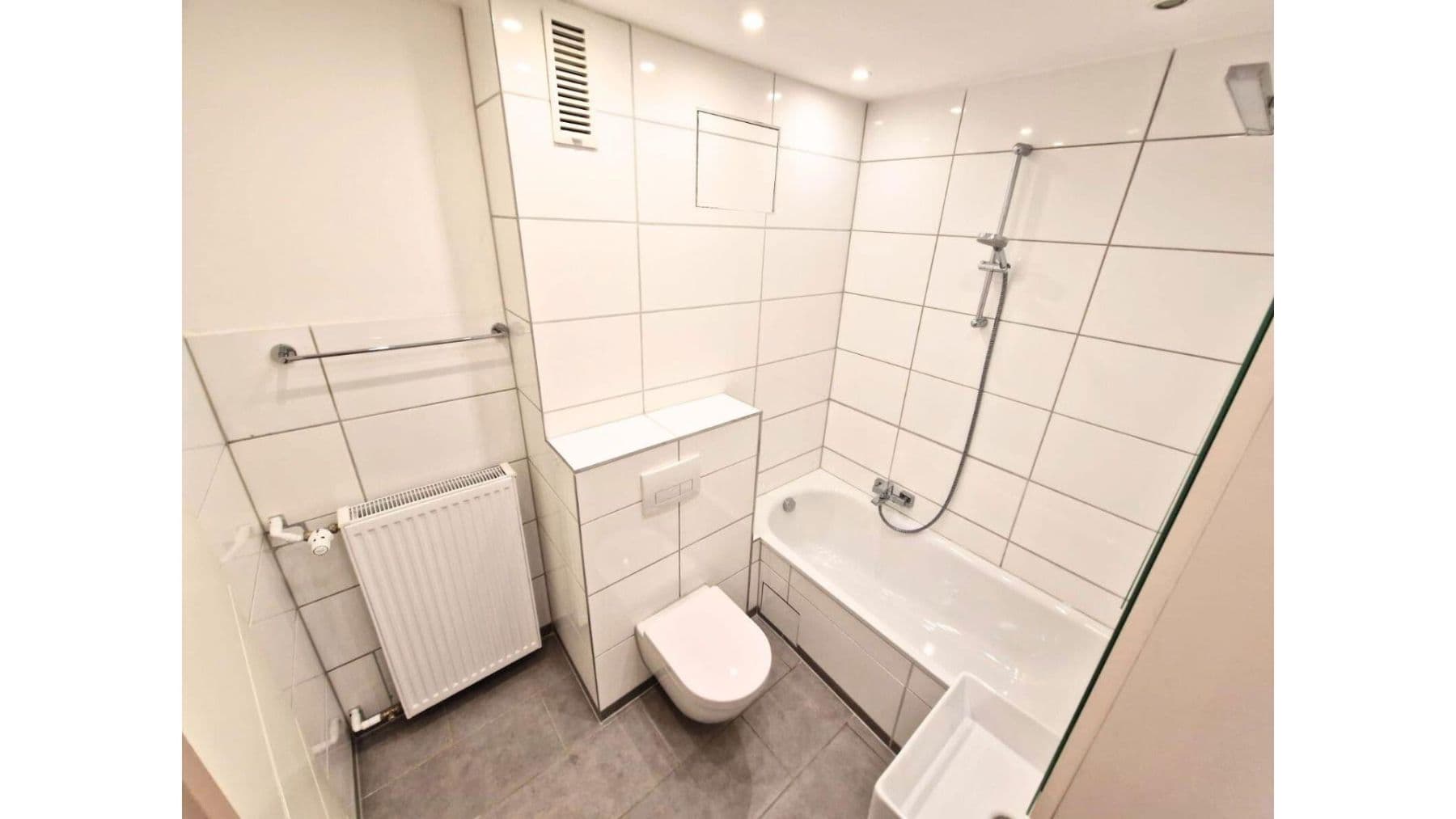 Prodej bytu 2+1 50 m², Lessingstr. 12, Heidelberg, Bádensko-Württembersko Prodej bytu 2+1 50 m², Lessingstr. 12, Heidelberg, Bádensko-Württembersko