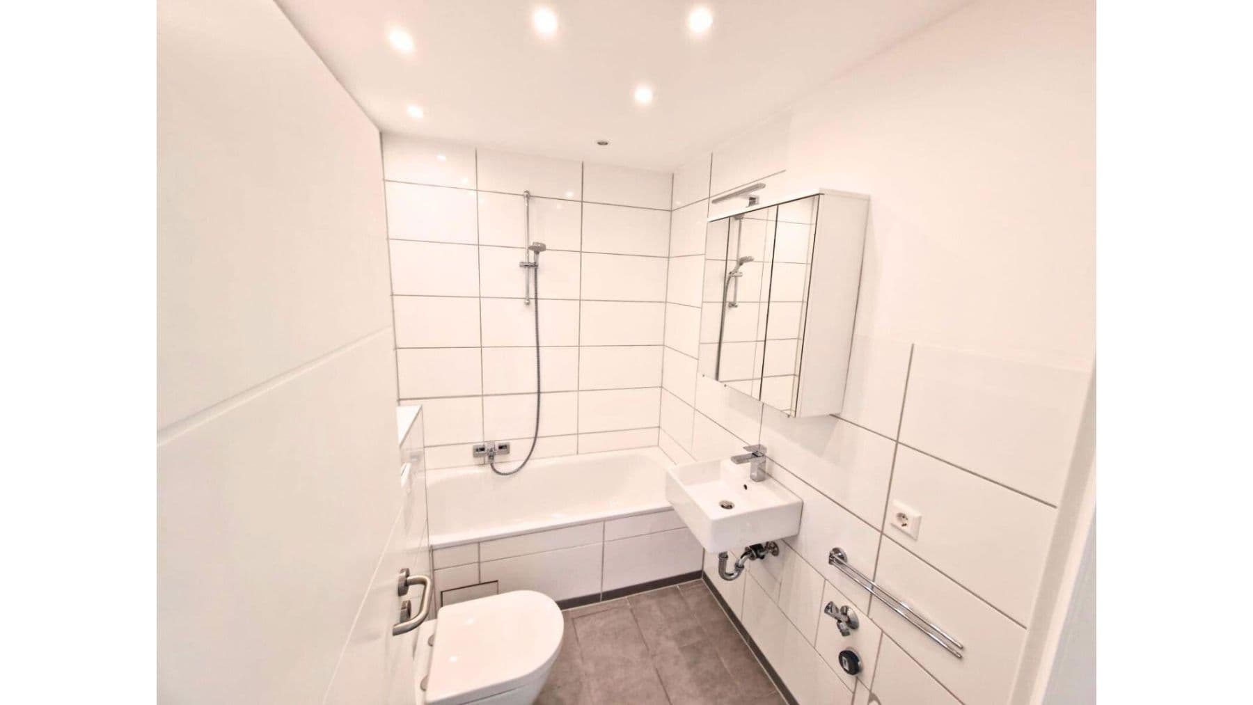 Prodej bytu 2+1 50 m², Lessingstr. 12, Heidelberg, Bádensko-Württembersko Prodej bytu 2+1 50 m², Lessingstr. 12, Heidelberg, Bádensko-Württembersko