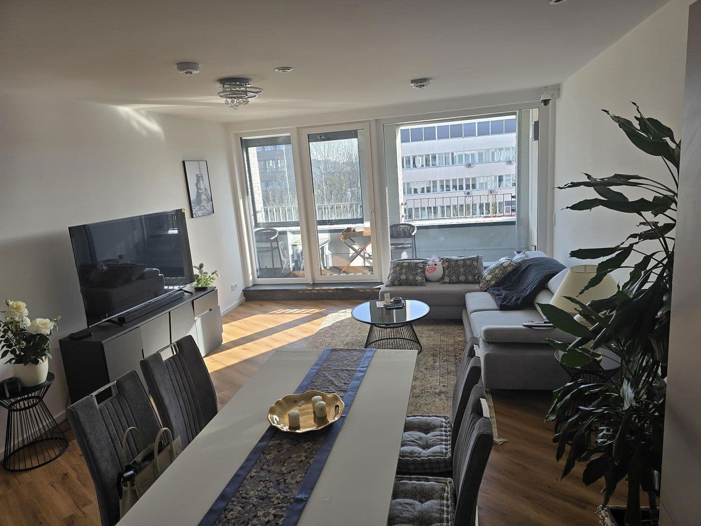 Pronájem bytu 2+kk 68 m², Frankfurt am Main, Hessen Pronájem bytu 2+kk 68 m², Frankfurt am Main, Hessen
