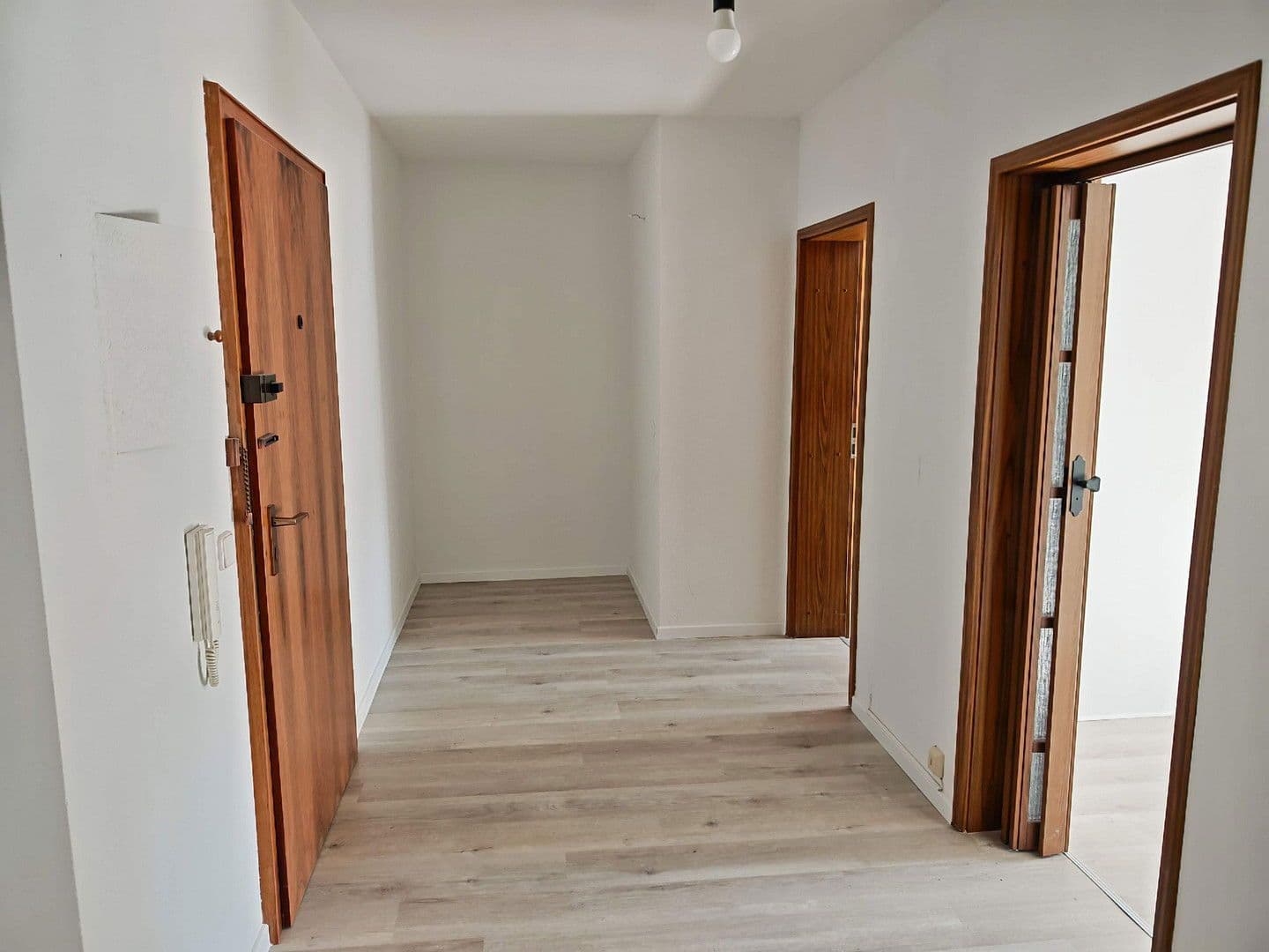 Pronájem bytu 3+1 89 m², Uttenreuth, Bavorsko Pronájem bytu 3+1 89 m², Uttenreuth, Bavorsko