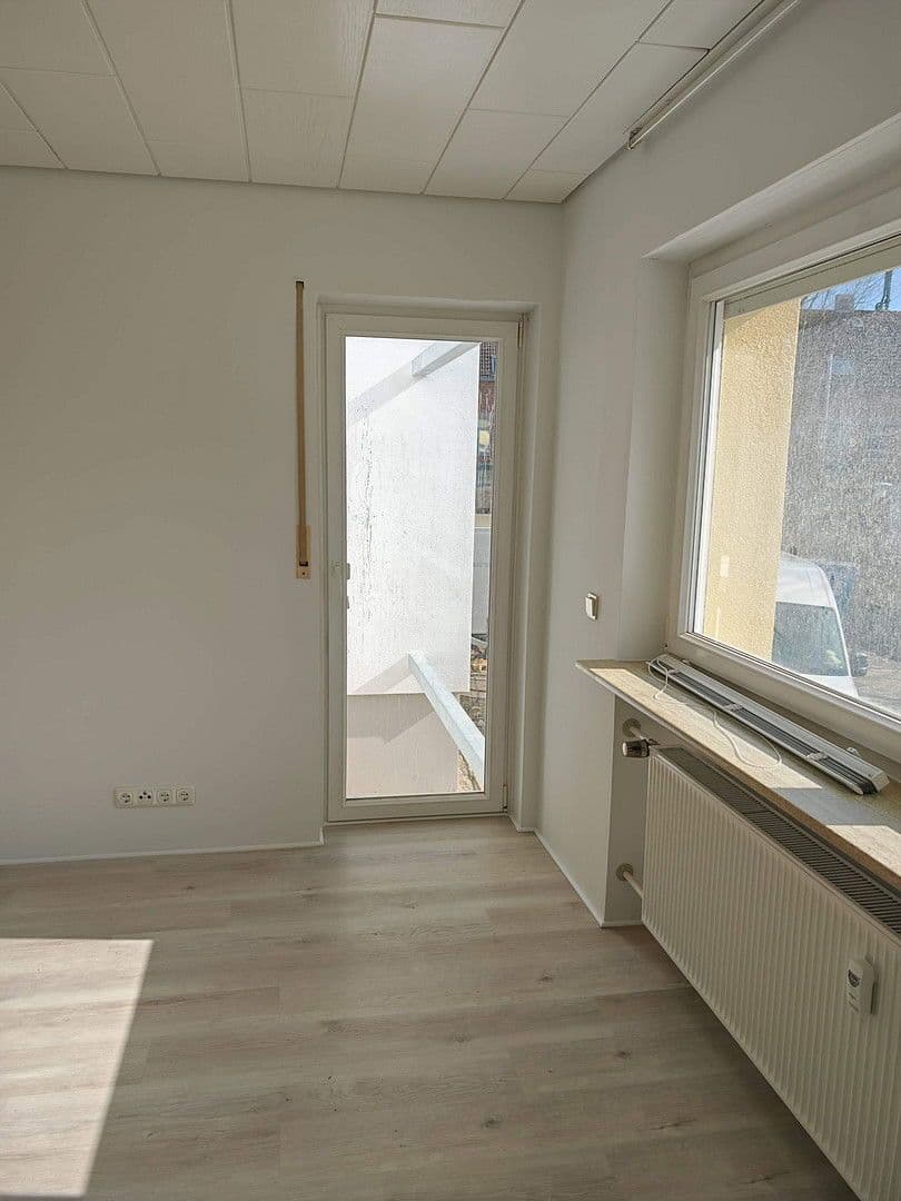 Pronájem bytu 3+1 89 m², Uttenreuth, Bavorsko Pronájem bytu 3+1 89 m², Uttenreuth, Bavorsko