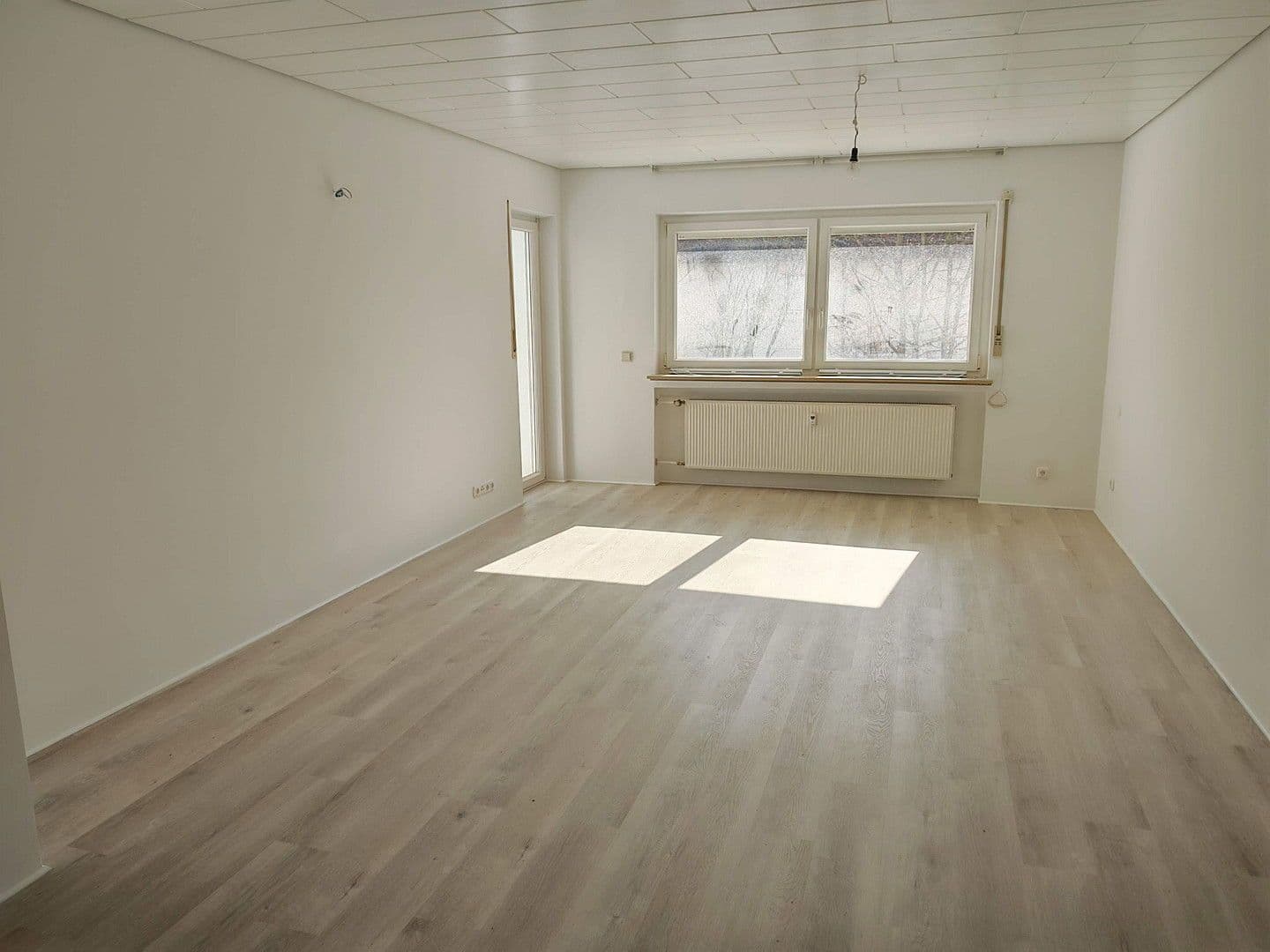 Pronájem bytu 3+1 89 m², Uttenreuth, Bavorsko Pronájem bytu 3+1 89 m², Uttenreuth, Bavorsko
