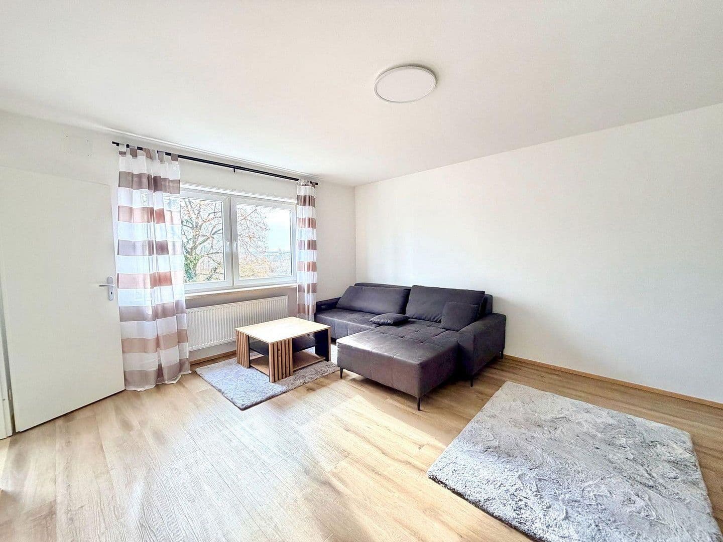 Pronájem bytu 1+1 27 m², Alberweg 10, Ulm, Bádensko-Württembersko Pronájem bytu 1+1 27 m², Alberweg 10, Ulm, Bádensko-Württembersko