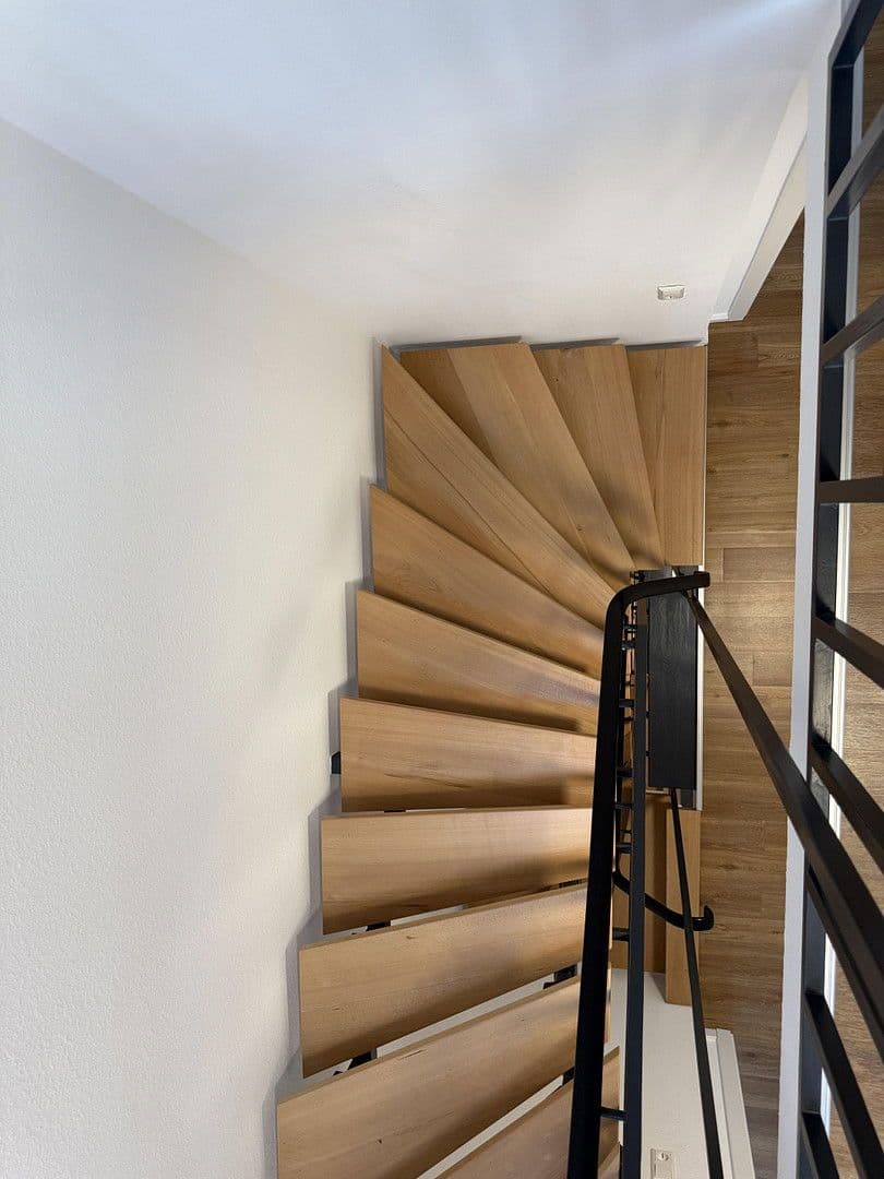 Pronájem domu 160 m², pozemek 160 m², Rankackerweg 38A, Freiburg im Breisgau, Bádensko-Württembersko Pronájem domu 160 m², pozemek 160 m², Rankackerweg 38A, Freiburg im Breisgau, Bádensko-Württembersko