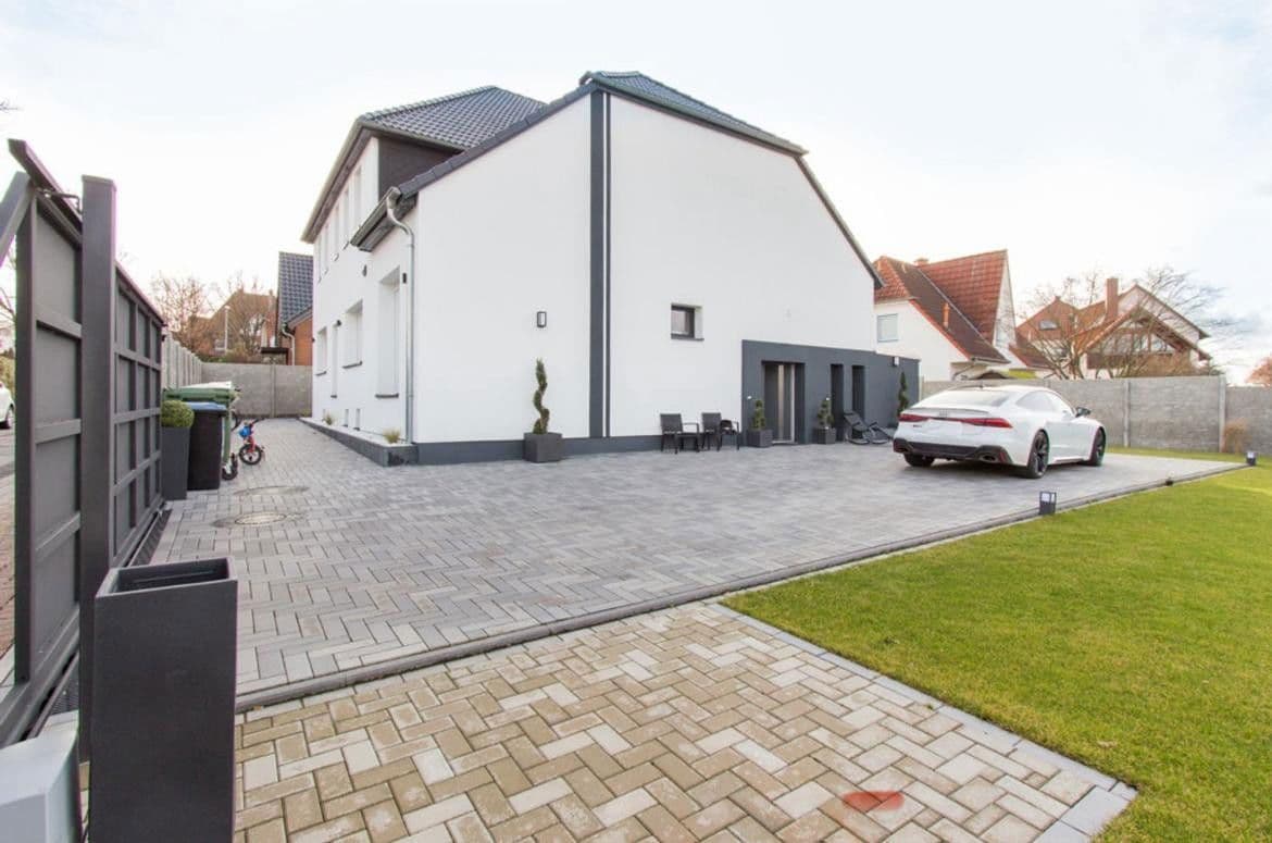 Prodej domu 307 m², pozemek 742 m², Meiergarten 3, Ronnenberg, Dolní Sasko Prodej domu 307 m², pozemek 742 m², Meiergarten 3, Ronnenberg, Dolní Sasko