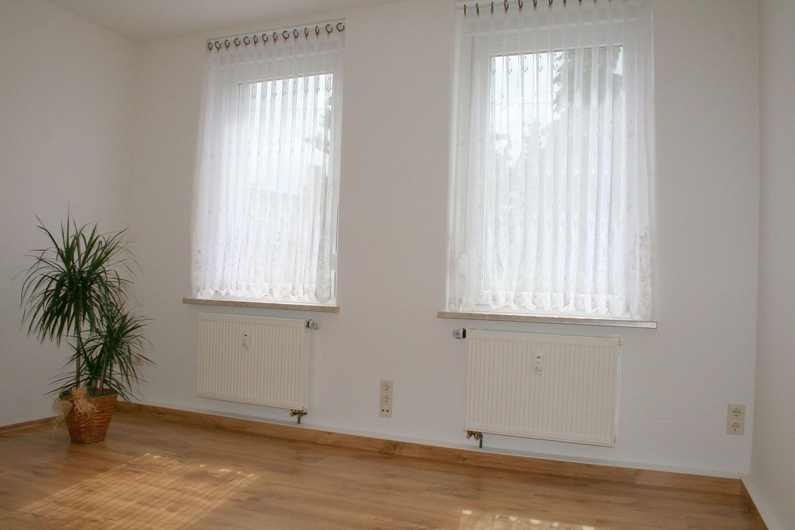 Pronájem bytu 2+1 57 m², Hauptstraße 9, Gersdorf, Sasko Pronájem bytu 2+1 57 m², Hauptstraße 9, Gersdorf, Sasko