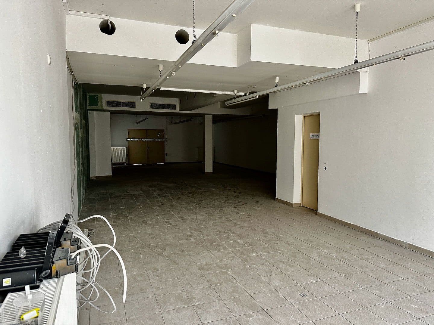Pronájem nebytového prostoru 135 m², Burgstr. 44, Leverkusen, Severní Porýní-Vestfálsko Pronájem nebytového prostoru 135 m², Burgstr. 44, Leverkusen, Severní Porýní-Vestfálsko