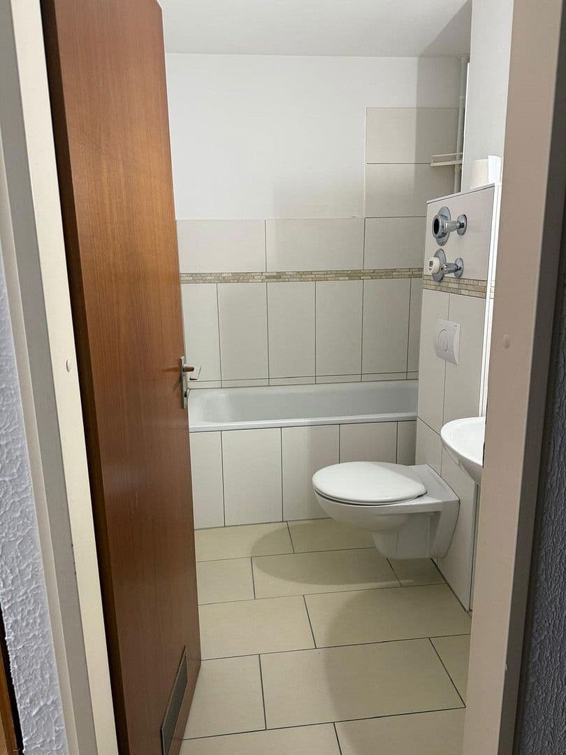 Pronájem bytu 2+1 66 m², Ludwigshafen, Porýní-Falc Pronájem bytu 2+1 66 m², Ludwigshafen, Porýní-Falc