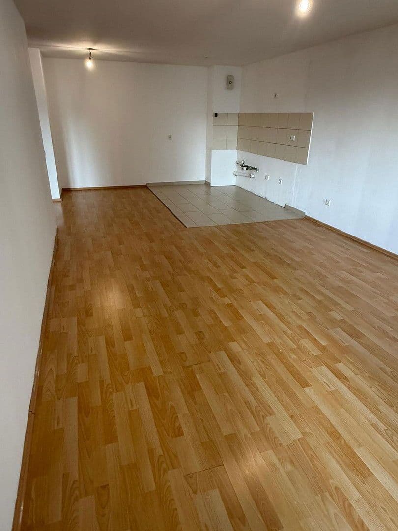 Pronájem bytu 2+1 66 m², Ludwigshafen, Porýní-Falc Pronájem bytu 2+1 66 m², Ludwigshafen, Porýní-Falc