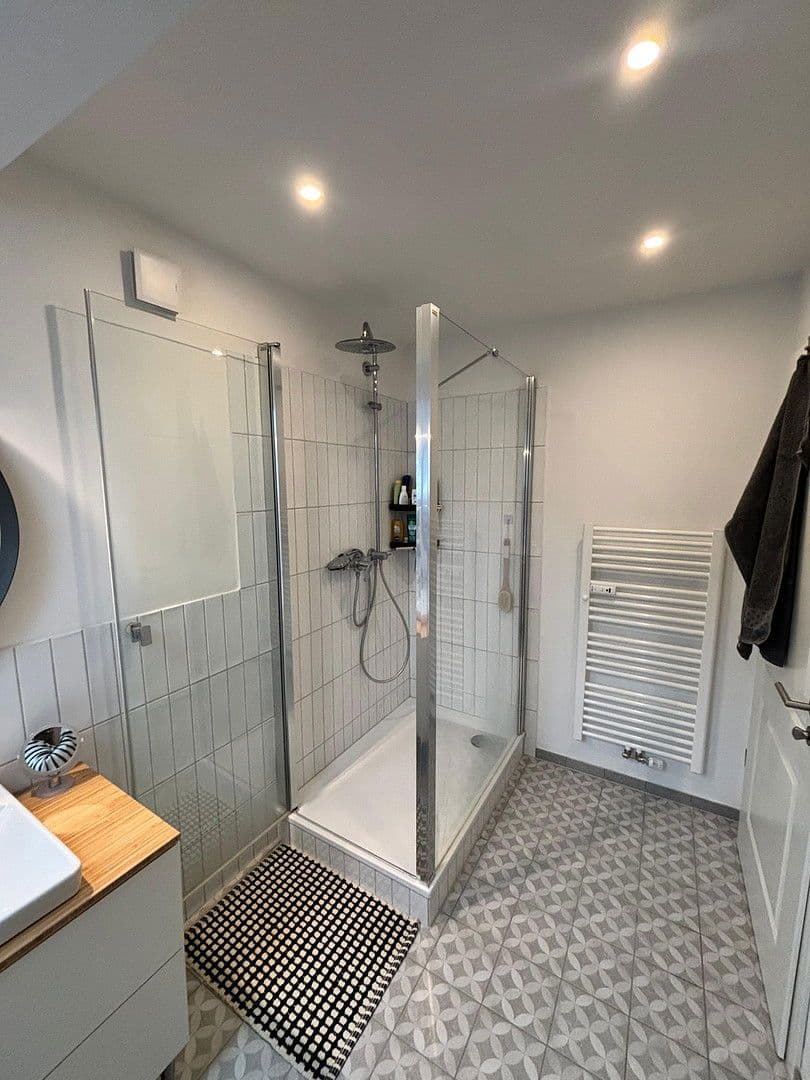 Pronájem bytu 3+1 77 m², Duisburg, Severní Porýní-Vestfálsko Pronájem bytu 3+1 77 m², Duisburg, Severní Porýní-Vestfálsko