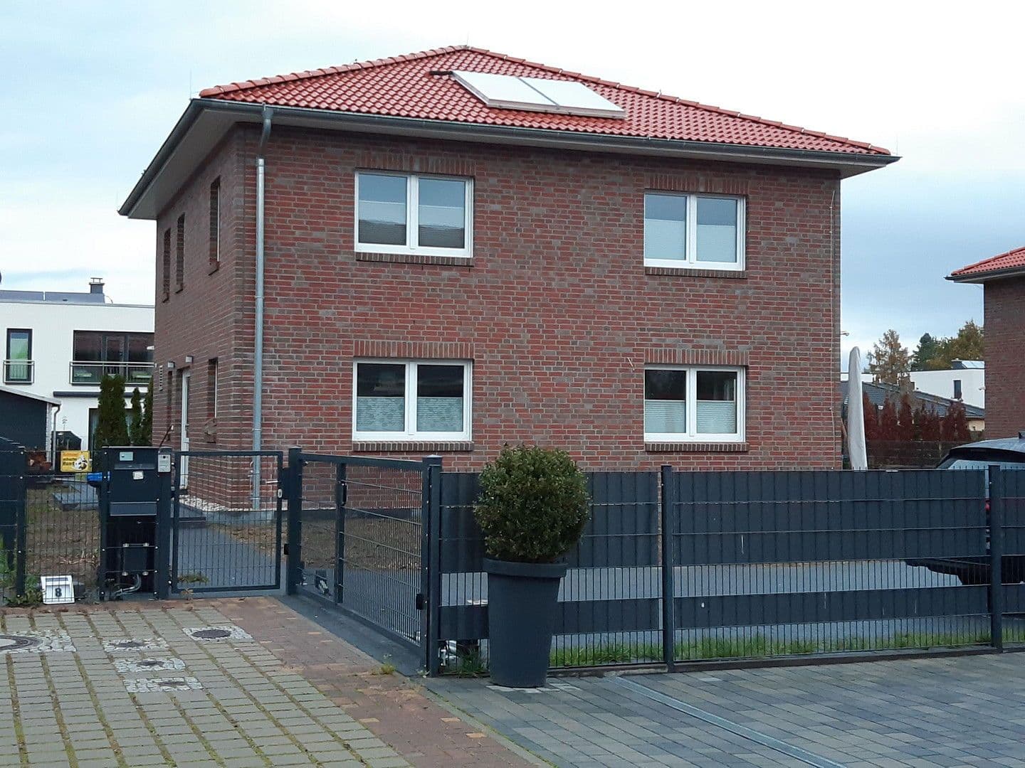 Pronájem domu 164 m², pozemek 550 m², Oranienburg, Braniborsko Pronájem domu 164 m², pozemek 550 m², Oranienburg, Braniborsko