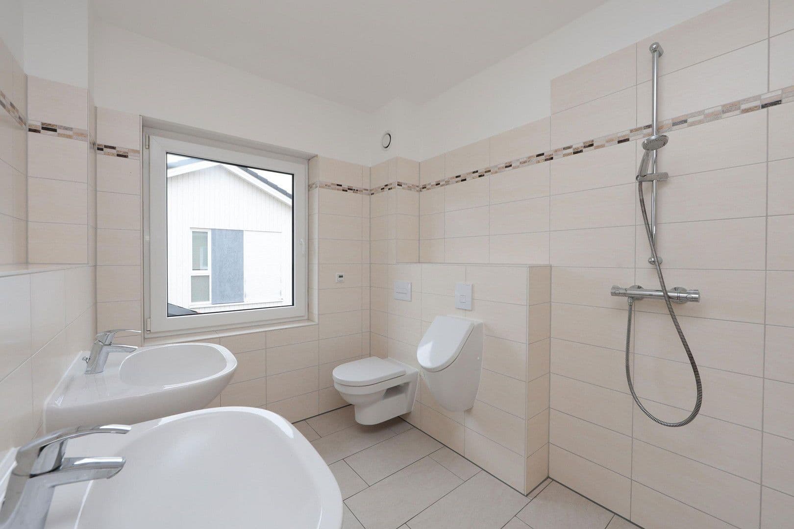 Pronájem domu 164 m², pozemek 550 m², Oranienburg, Braniborsko Pronájem domu 164 m², pozemek 550 m², Oranienburg, Braniborsko