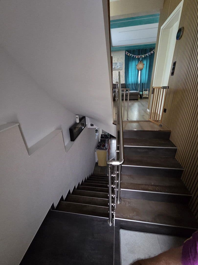 Prodej domu 120 m², pozemek 365 m², Schutzenstrasse, 21/1, Niefern-Öschelbronn, Bádensko-Württembersko Prodej domu 120 m², pozemek 365 m², Schutzenstrasse, 21/1, Niefern-Öschelbronn, Bádensko-Württembersko