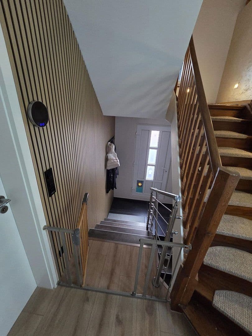 Prodej domu 120 m², pozemek 365 m², Schutzenstrasse, 21/1, Niefern-Öschelbronn, Bádensko-Württembersko Prodej domu 120 m², pozemek 365 m², Schutzenstrasse, 21/1, Niefern-Öschelbronn, Bádensko-Württembersko