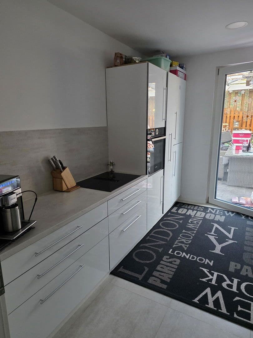 Prodej domu 120 m², pozemek 365 m², Schutzenstrasse, 21/1, Niefern-Öschelbronn, Bádensko-Württembersko Prodej domu 120 m², pozemek 365 m², Schutzenstrasse, 21/1, Niefern-Öschelbronn, Bádensko-Württembersko