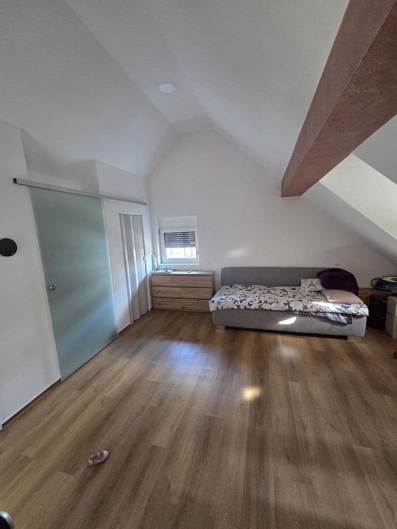 Prodej domu 120 m², pozemek 365 m², Schutzenstrasse, 21/1, Niefern-Öschelbronn, Bádensko-Württembersko Prodej domu 120 m², pozemek 365 m², Schutzenstrasse, 21/1, Niefern-Öschelbronn, Bádensko-Württembersko