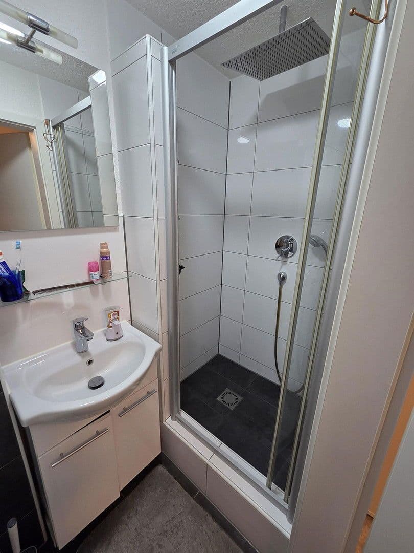 Prodej domu 120 m², pozemek 365 m², Schutzenstrasse, 21/1, Niefern-Öschelbronn, Bádensko-Württembersko Prodej domu 120 m², pozemek 365 m², Schutzenstrasse, 21/1, Niefern-Öschelbronn, Bádensko-Württembersko