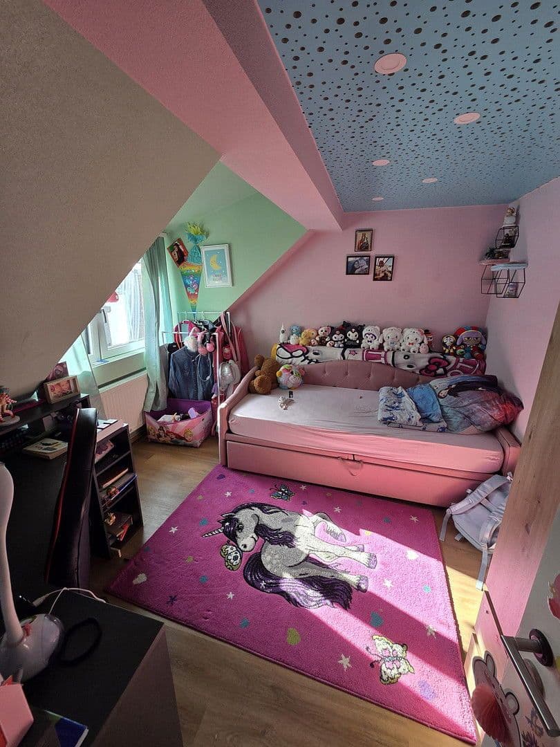 Prodej domu 120 m², pozemek 365 m², Schutzenstrasse, 21/1, Niefern-Öschelbronn, Bádensko-Württembersko Prodej domu 120 m², pozemek 365 m², Schutzenstrasse, 21/1, Niefern-Öschelbronn, Bádensko-Württembersko