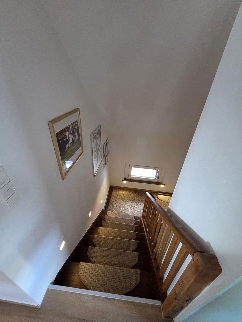 Prodej domu 120 m², pozemek 365 m², Schutzenstrasse, 21/1, Niefern-Öschelbronn, Bádensko-Württembersko Prodej domu 120 m², pozemek 365 m², Schutzenstrasse, 21/1, Niefern-Öschelbronn, Bádensko-Württembersko