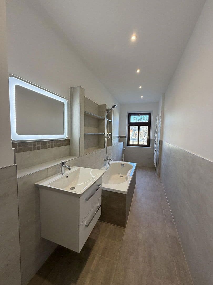 Prodej bytu 4+1 107 m², Sörgelstraße 4, Freital, Sasko Prodej bytu 4+1 107 m², Sörgelstraße 4, Freital, Sasko